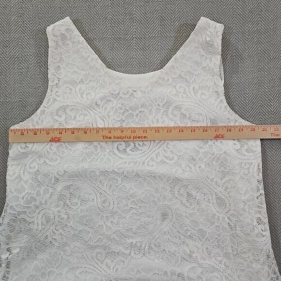Le Bos Blouse 14W White Sleeveless Pearl Embellishments Crochet Needlepoint NWT - Picture 6 of 10